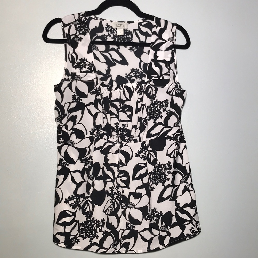 Women’s Ann Taylor Loft Top size 6